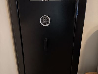 Rhino Safe USA Gun Safe with Electronic Lock - Excellent Condition