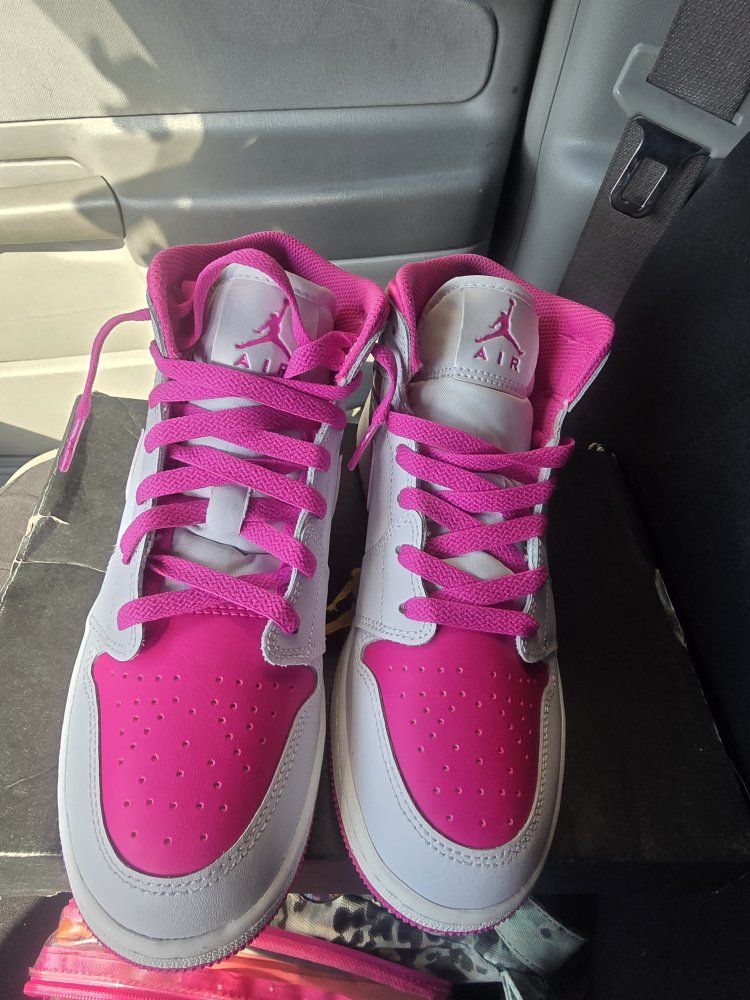 Nike Air Jordan 1 Mid (GS) 5.5Y Pink/White Basketball Shoes FD8780 500
