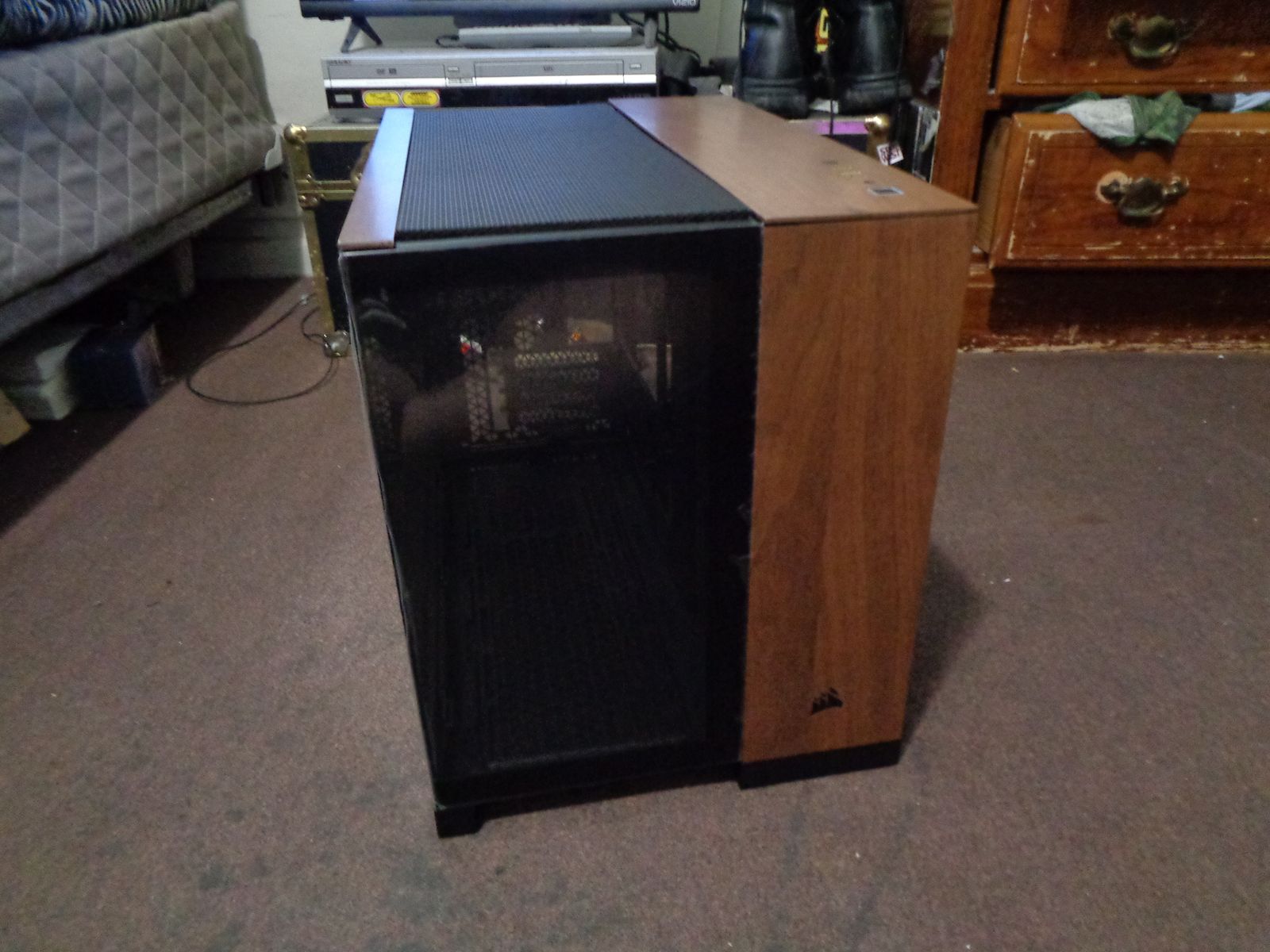Corsair 2500X Micro ATX Dual Chamber PC Case - Black/Walnut Wood. Open Box.