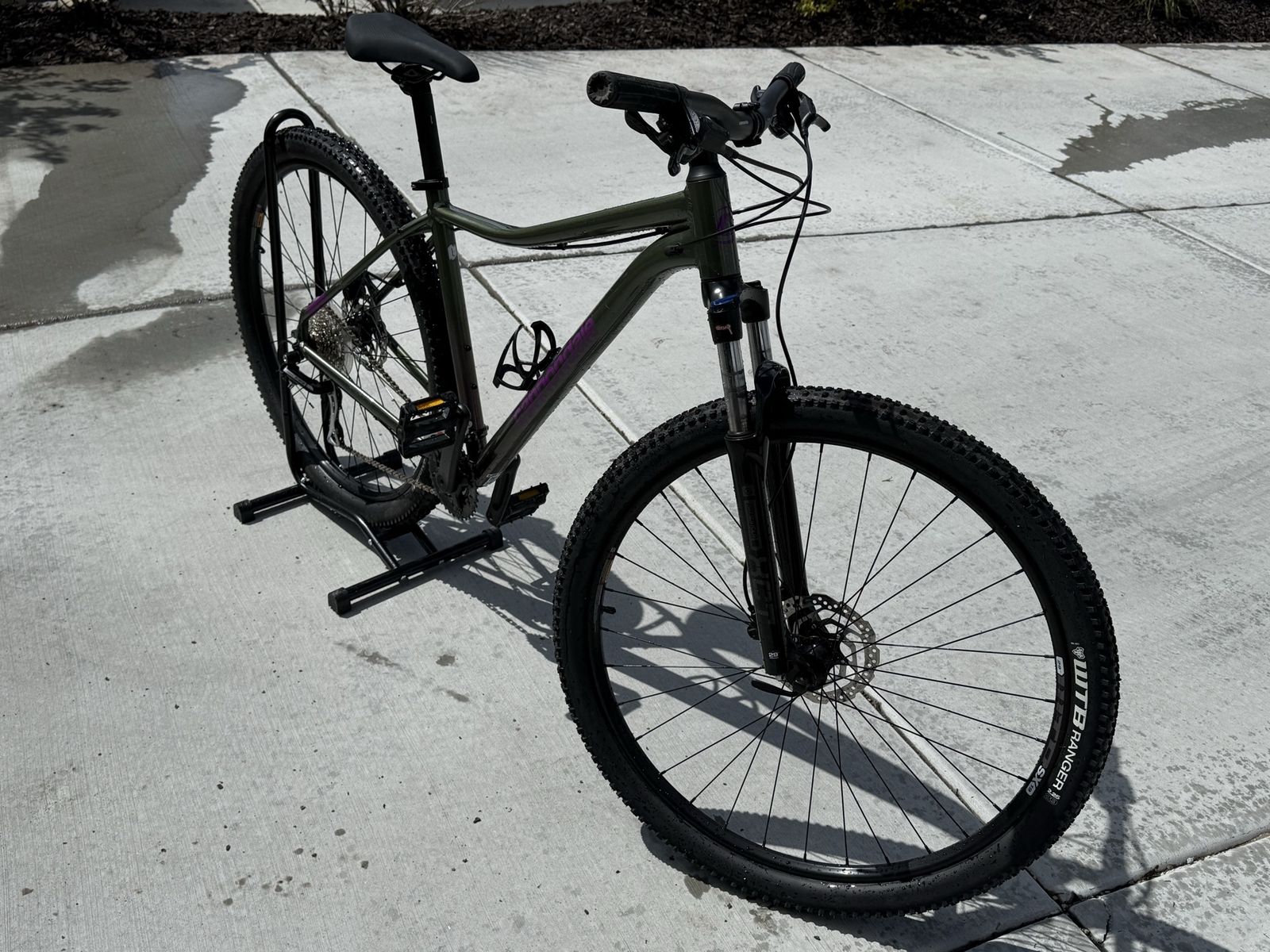 Cannondale Trail 6 Women’s Mountain Bike - Almost New!