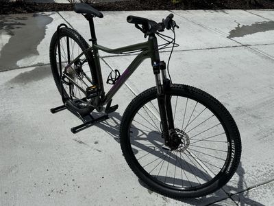 Cannondale Trail 6 Women’s Mountain Bike - Almost New!