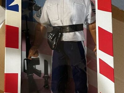 U.S Service Memorial Collection Figure