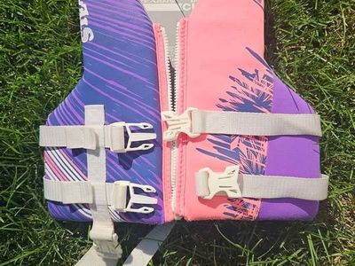 Stearns Kids/Girl Life Jacket/ Life Vest/ Ski Vest (30-50 pounds)