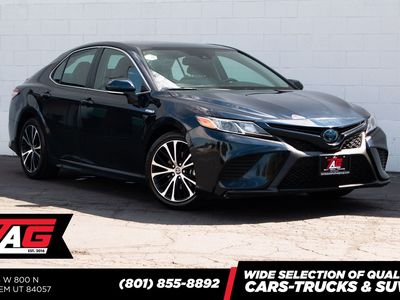2020 Toyota Camry Hybrid SE