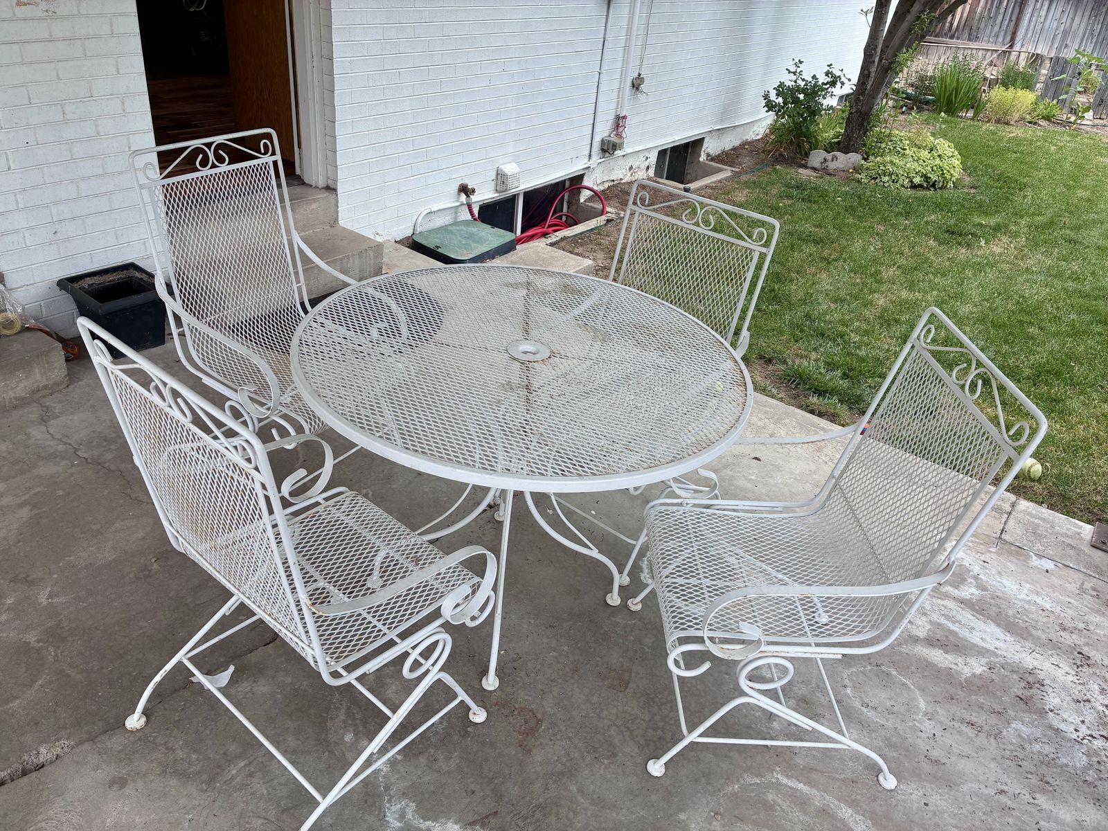 Estate Sale – Classic White Wrought Iron Patio Set