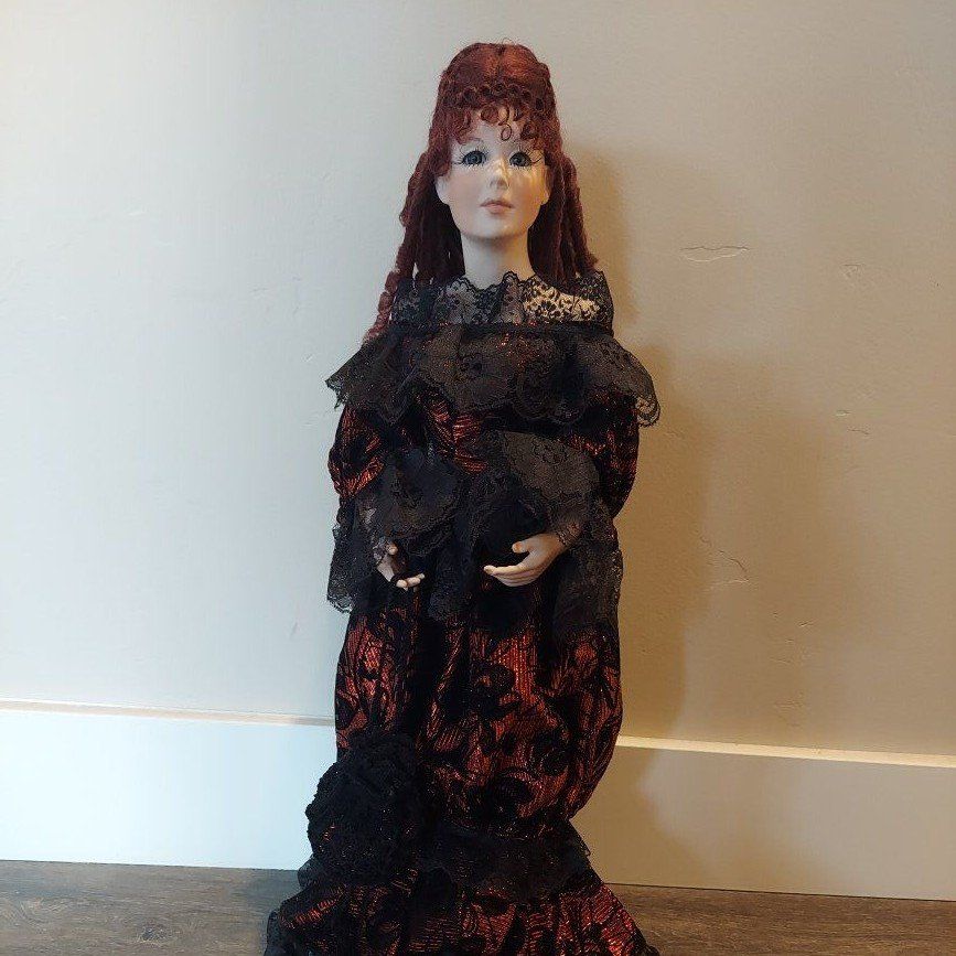 1988 Phylis Porcelain Doll