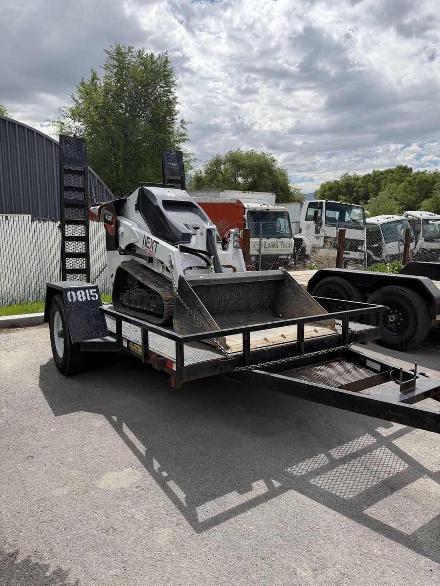 Mini Track Skids 4 Rent! 36 Inches and 44 Inches with Big Bucket. Stand on CTL Bobcat