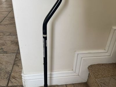 Adjustable quad walking cane