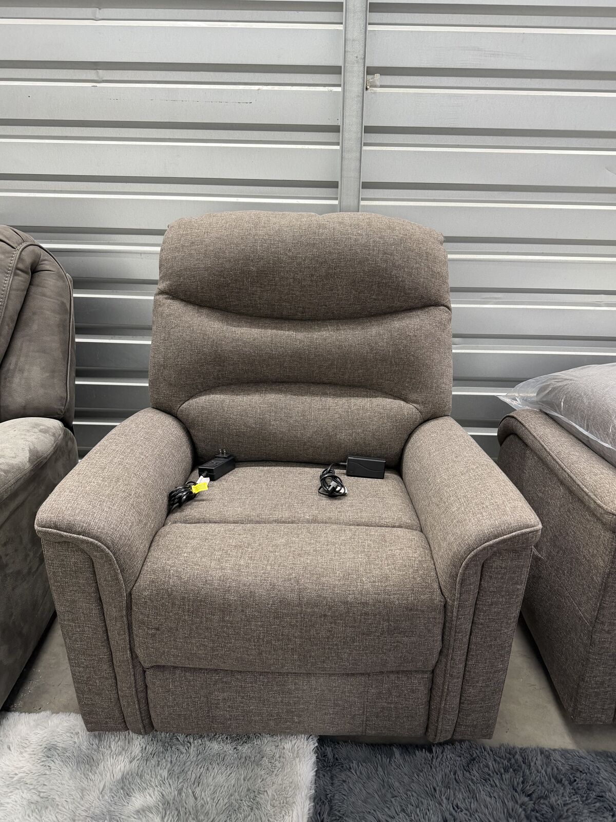 BRAND NEW Thomas Fabric Lift Chair — POWER LIFT Recliner
