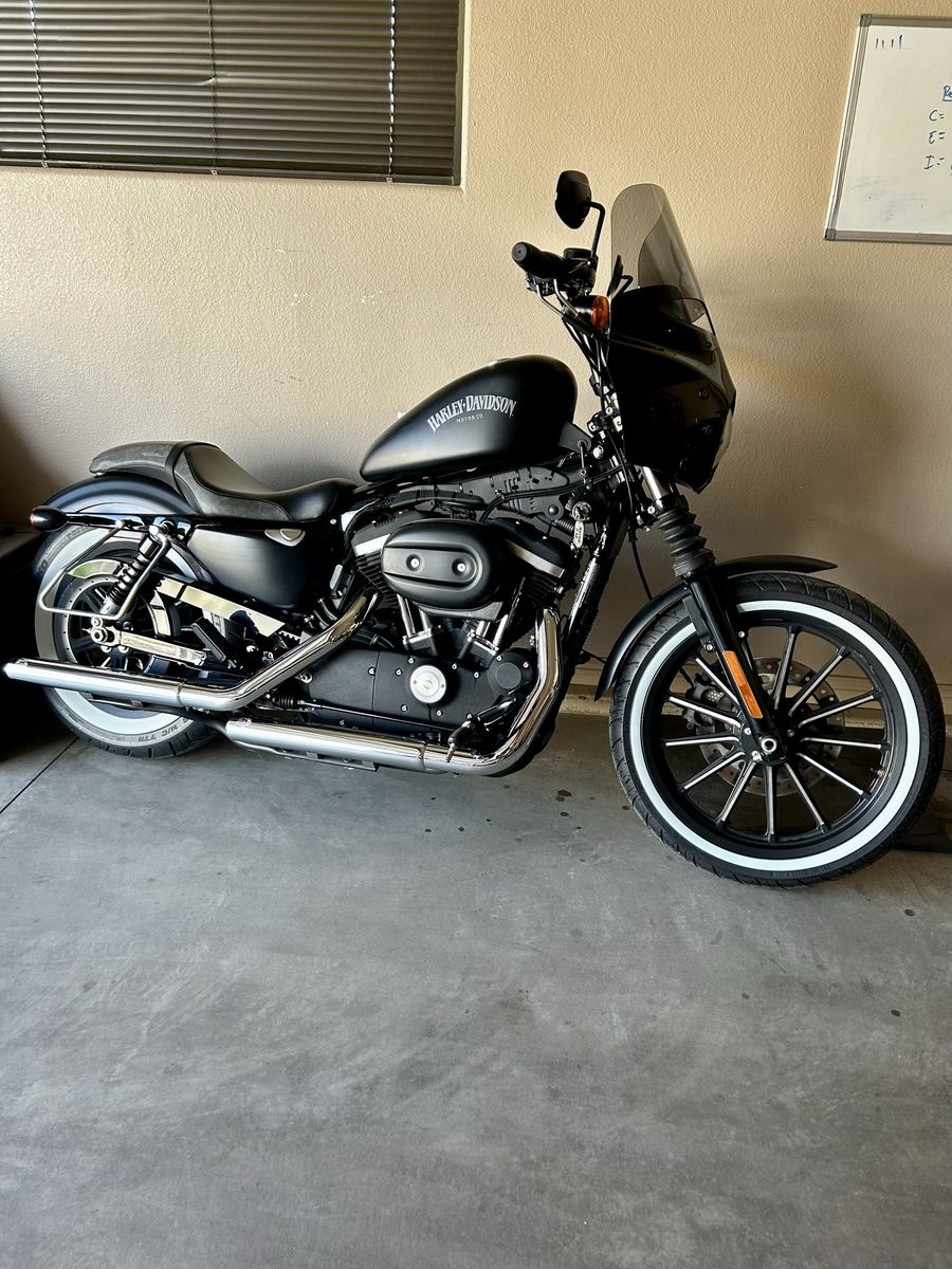 2014 Harley Iron 883. Clean.
