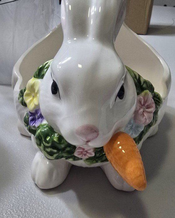 Kitchen supplies (Rabbit Basket)