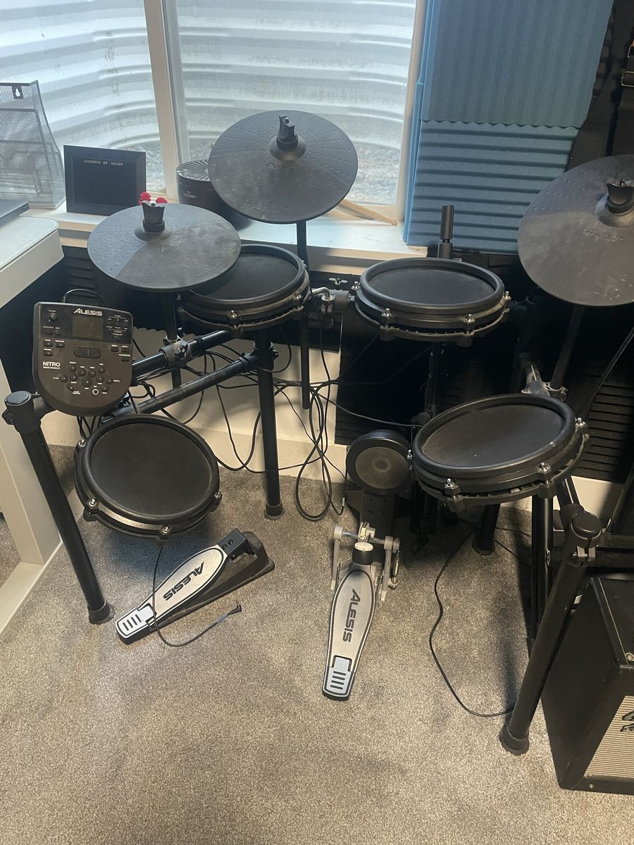 Alesis Nitro Mesh Kit Electronic Drum Set