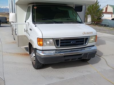 2007 Winnebago Outlook