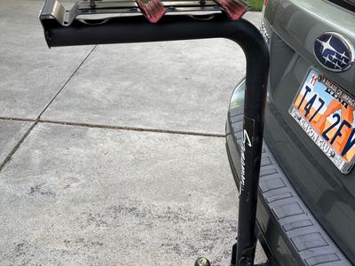 Locking bike rack