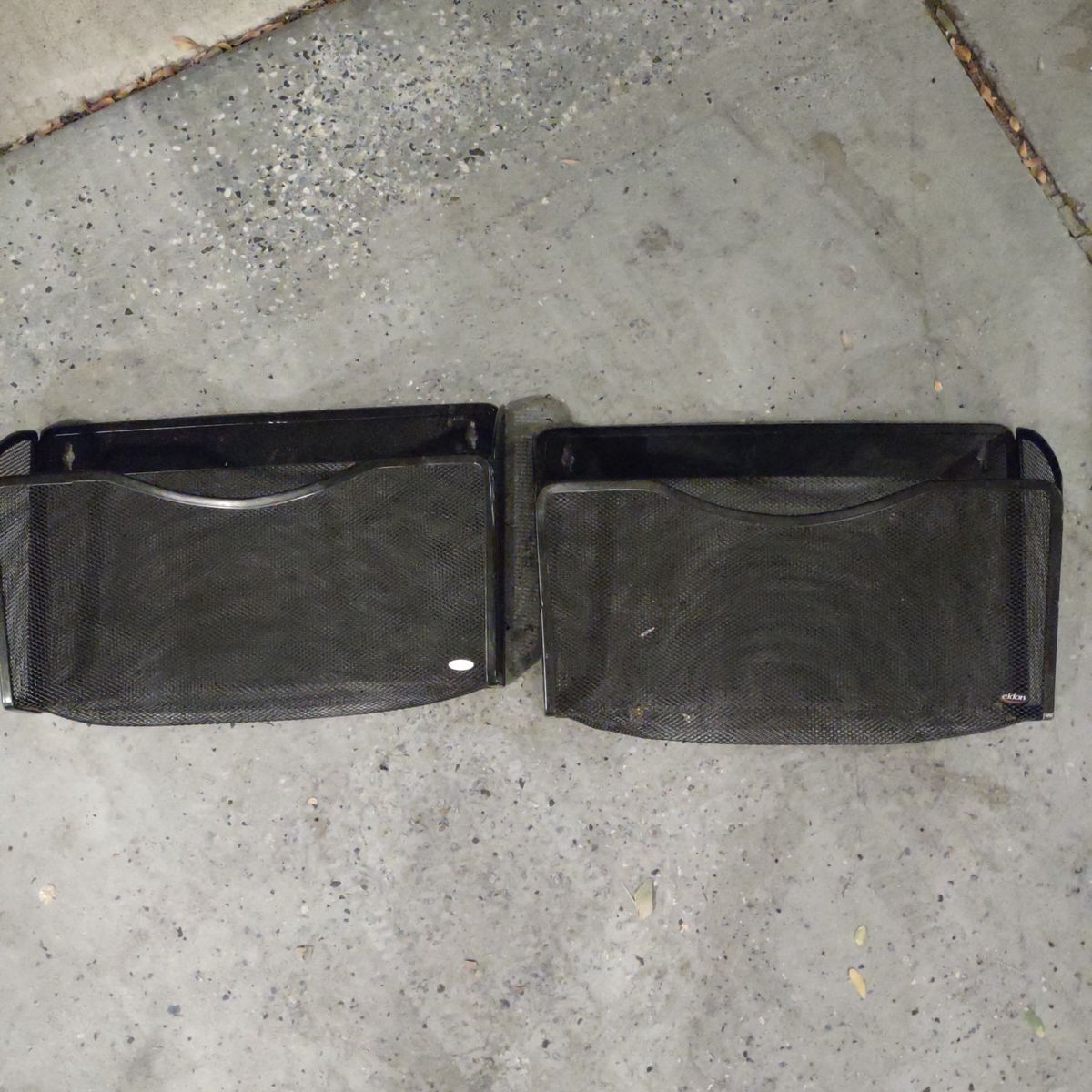 magnetic shelf buckets
