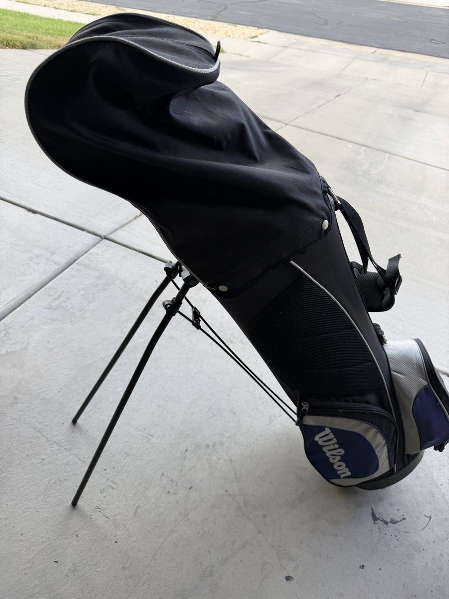Wilson Golf Bag with Stand & Clubs - Complete Set, Good Condition