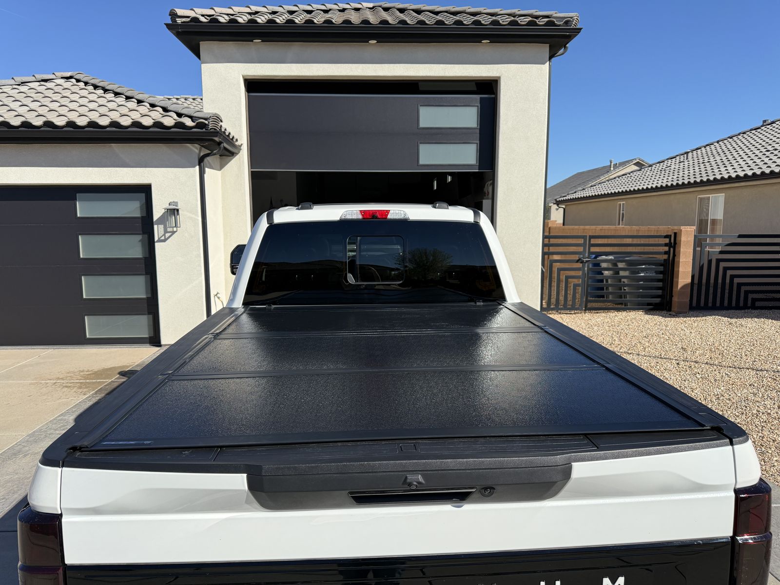 FORD UNDERCOVER FLEX HARD FOLDING TONNEAU COVER