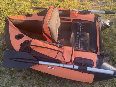 Caddis Float tube w/Oars
