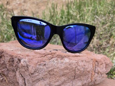 Oakley Hold Out Womens Sunglasses