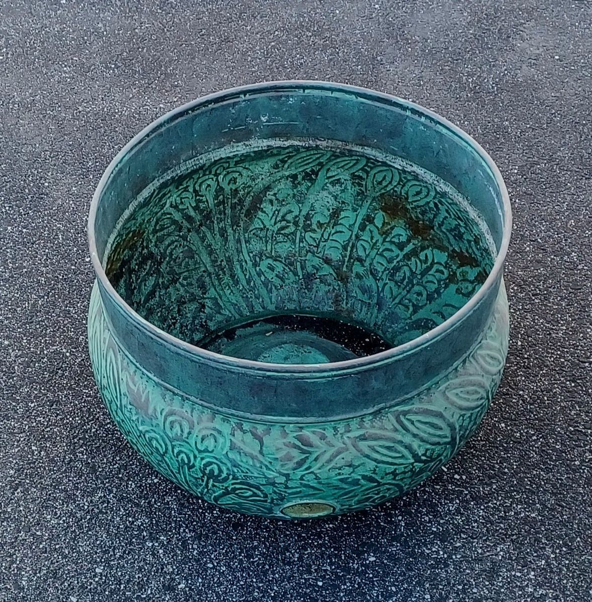 Hose/Planter Pot with Embossed Floral Design