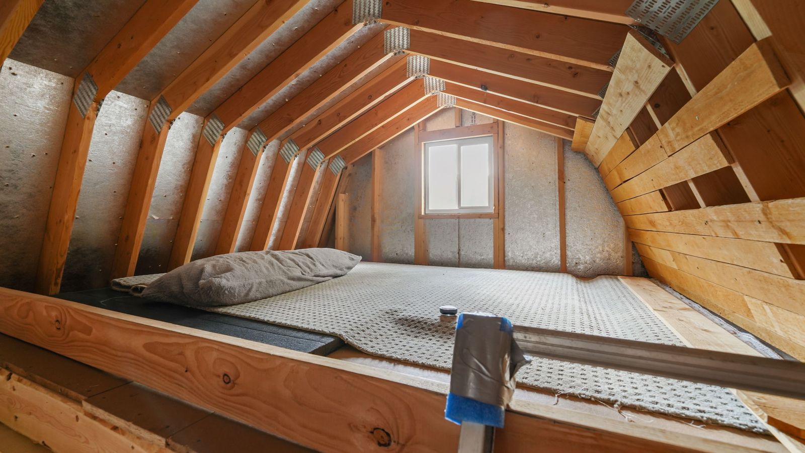 Main image 13
