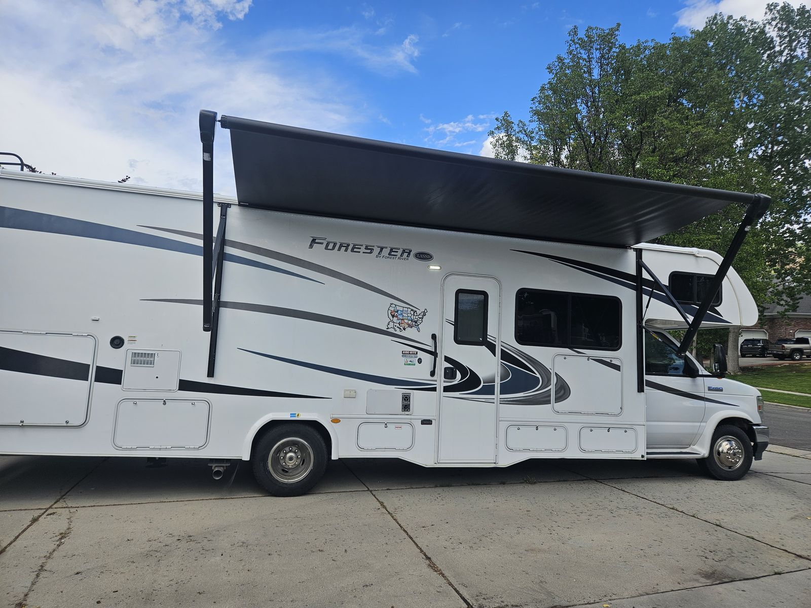 2020 Forest River RV Forester 3271S 32' (Low Miles!)