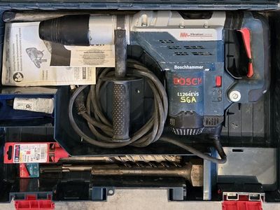 BOSCH 11264EVS ROTARY HAMMER.