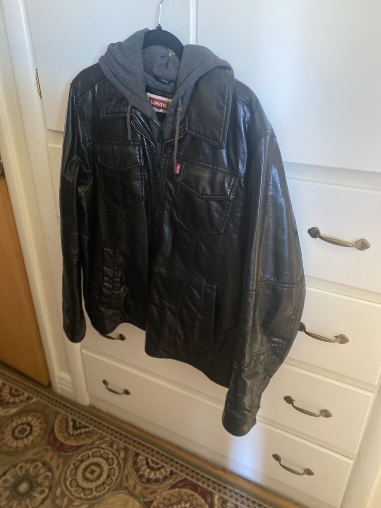 Levi’s Black Faux Leather Trucker Jacket Sz L