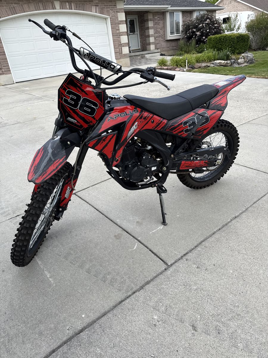 Apollo DB 36 250 CC dirtbike