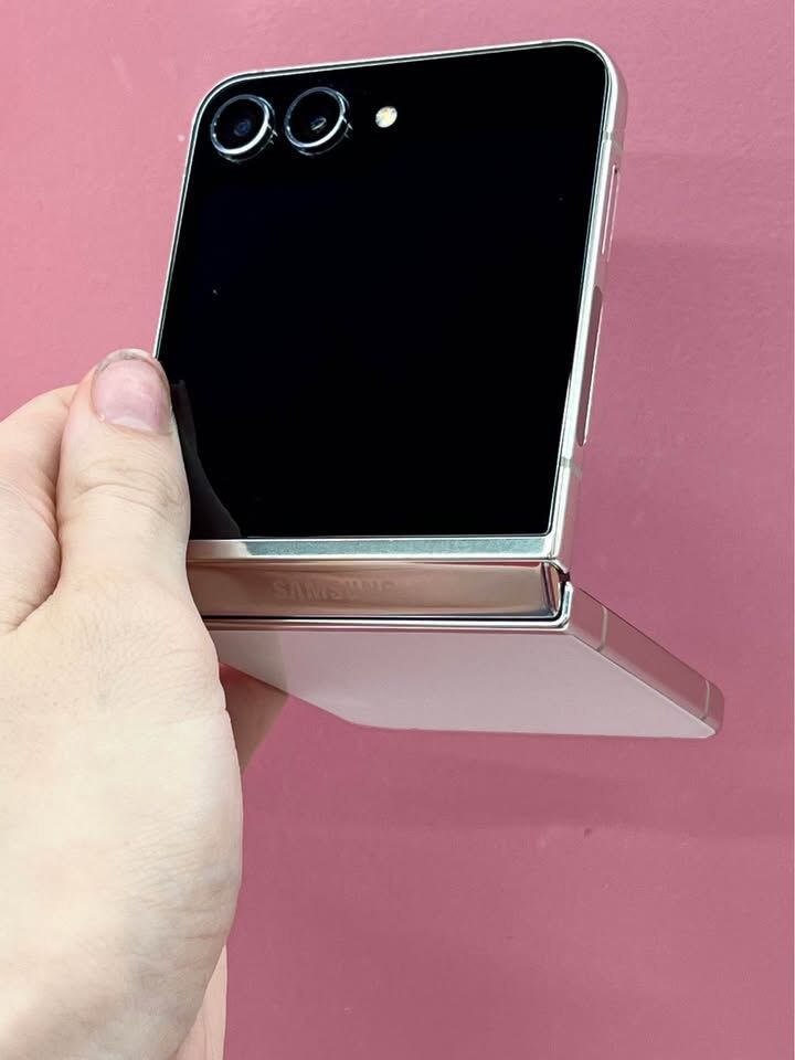 Samsung Galaxy Flip 5 256GB - Unlocked