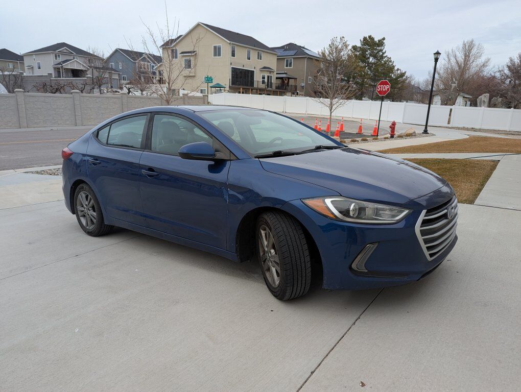 2017 HYUNDAI ELANTRA SE