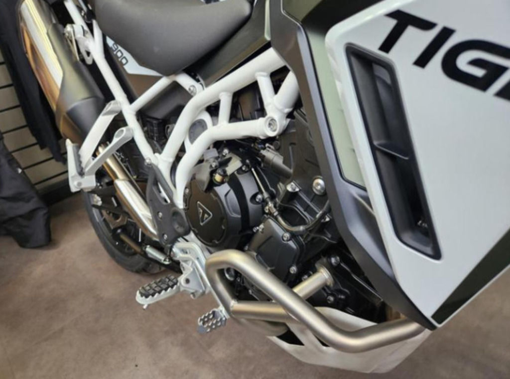 2025 Triumph Tiger 900 Rally Pro Matte Khaki Green / Matte Phantom Black