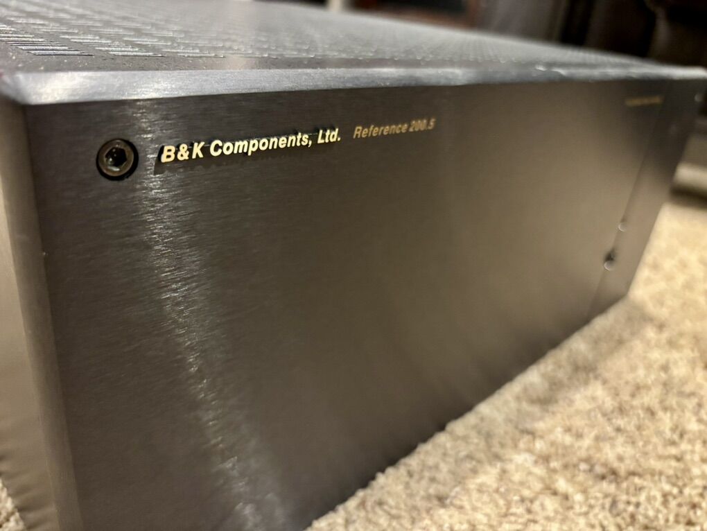 B&K Reference 200.5 Multichannel Amp