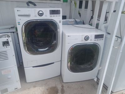 Beautiful LG Washer and GAS Dryer