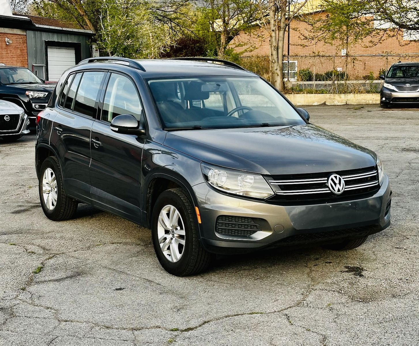 2015 VOLKSWAGEN TIGUAN SE 4Motion