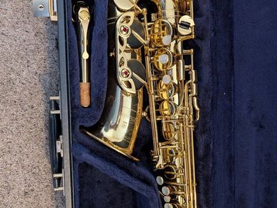 Yamaha Pro Alto Saxophone Sax with Warranty