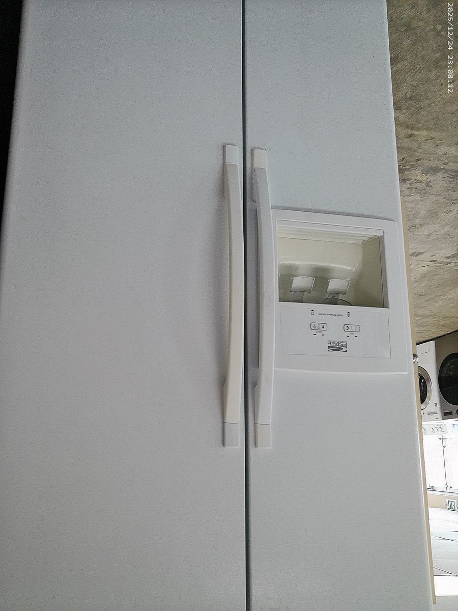 25 cf Side by Side~90 Day Guarantee~Water and Ice