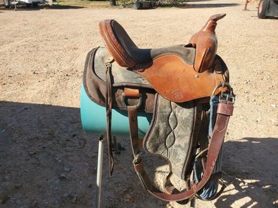 15" Camo Skirt Saddle