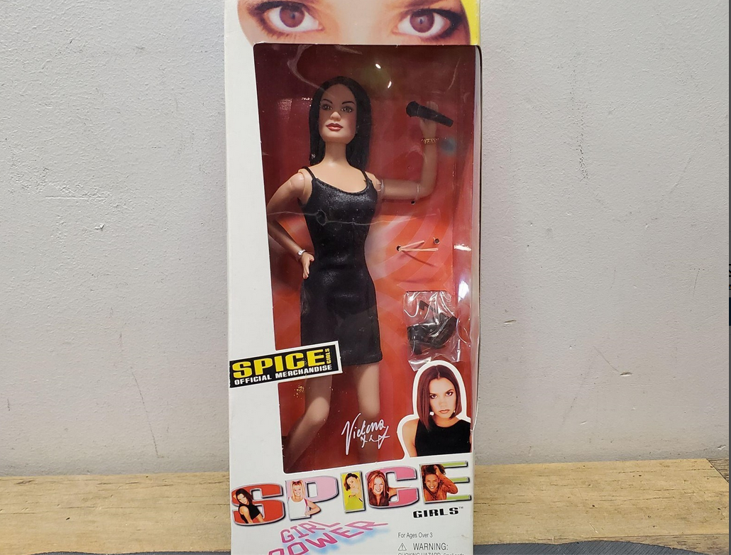 Vintage SPICE GIRLS Victoria Official Doll With Accessories NEW IN BOX (1997)