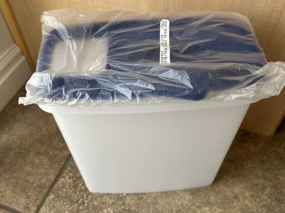 New Tupperware Super Cereal Storer