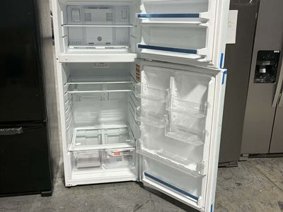 NEW WHIRLPOOL WHITE 16.6 C FT TOP FREEZER FRIDGE