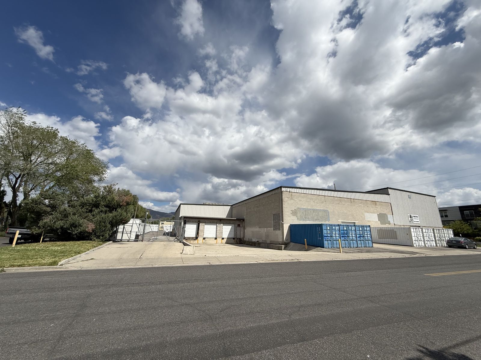 South Salt Lake Warehouse Unit with Dock High Doors for Lease