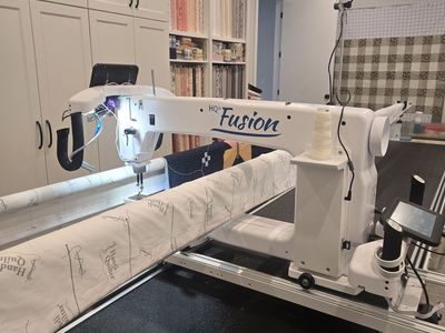 Handi Quilter HQ24 Fusion Longarm Quilting Machine in Excellent Used Condition with Tons of Extras, Long Arm, Quilts, Quilt