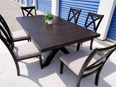 LIKE NEW COSTCO 7-PIECE DINING SET