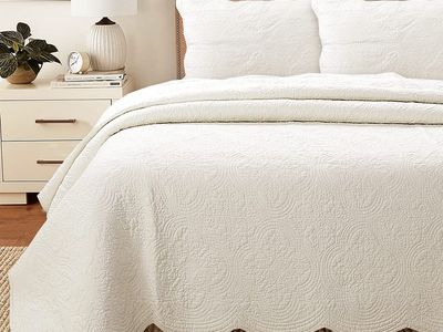Cozy Line Home Fashions Cotton Quilt Set Twin – 2-Piece Ivory Matelasse Quilted Medallion Bedspread, Lightweight All Season Cove