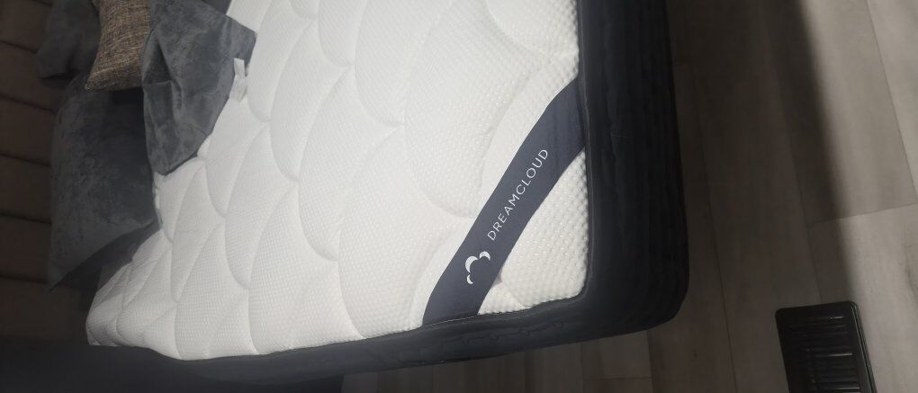 DreamCloud Premier Hybrid Mattress