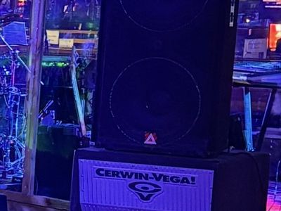 Cerwin-Vega EL-36 Subwoofer paired with Peavey SP 4G Speakers