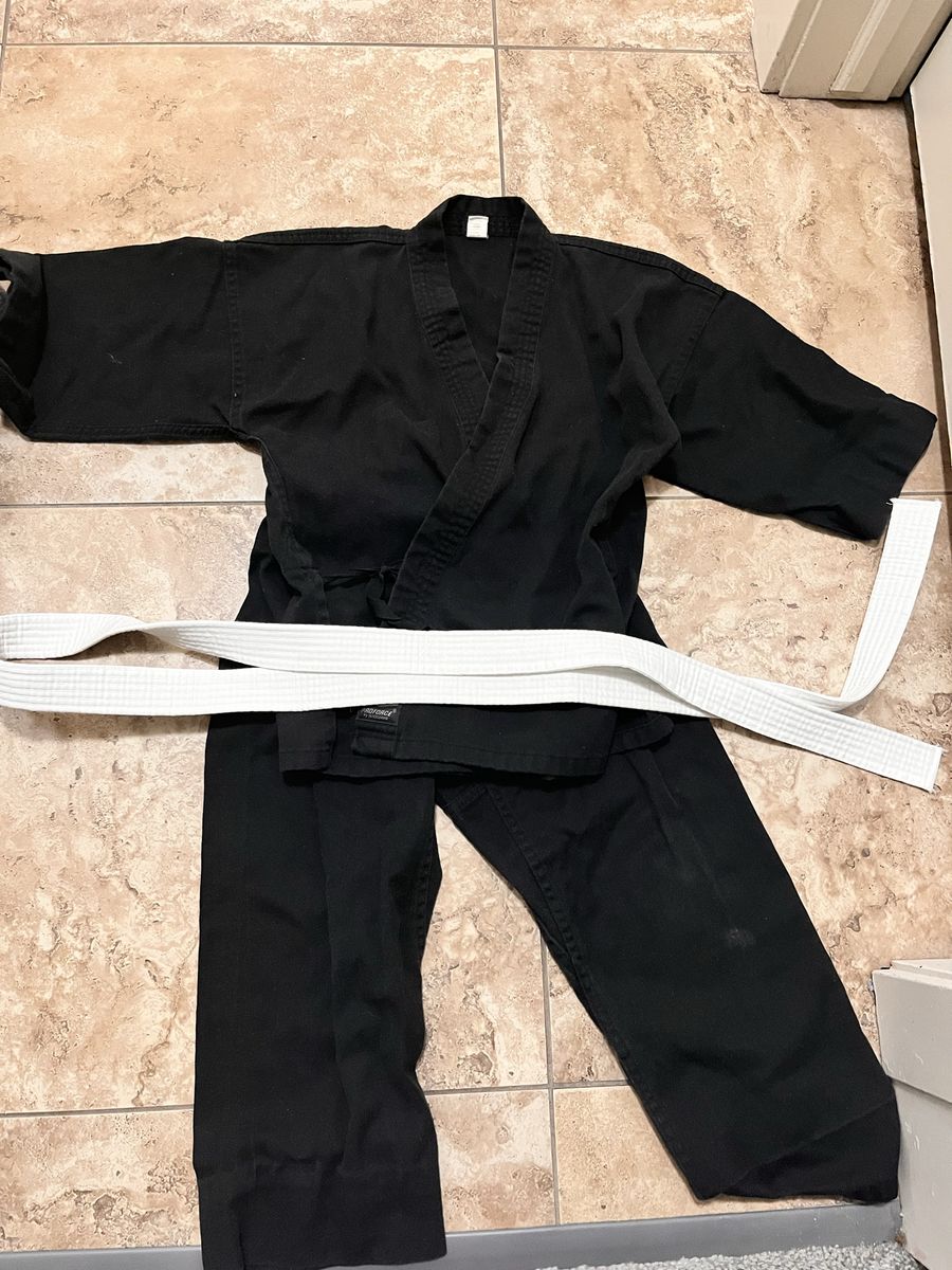 Karate 🥋 uniform, outfit, martial arts, white belt