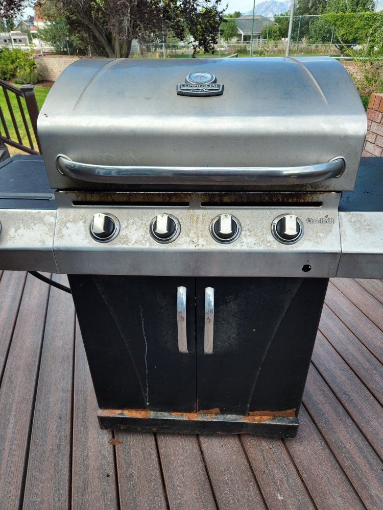 FREE Gas Grill - Working, but Rusting Out