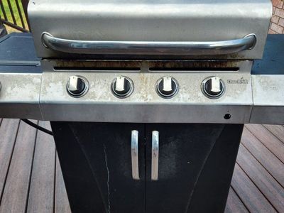 FREE Gas Grill - Working, but Rusting Out